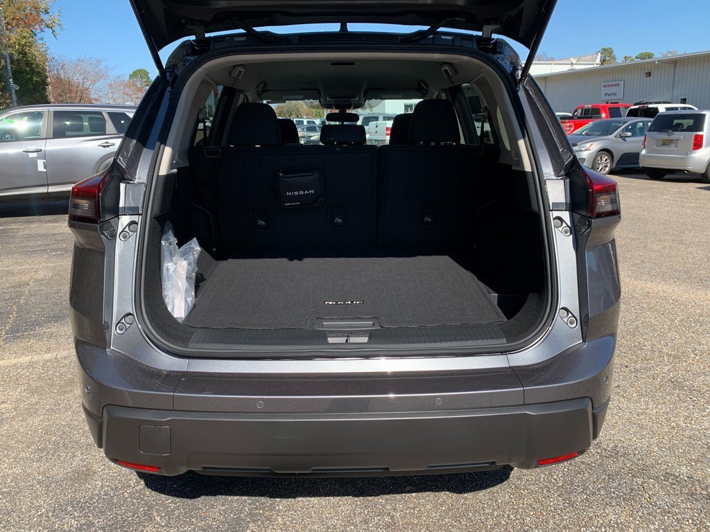 New 2026 Nissan Rogue S image 4