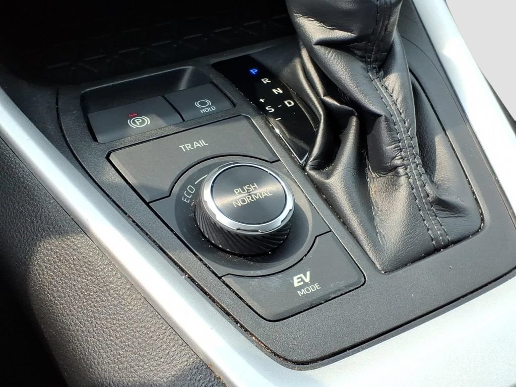 Used 2022 Toyota RAV4 XLE w/ Convenience Package AWD/4WD image 21
