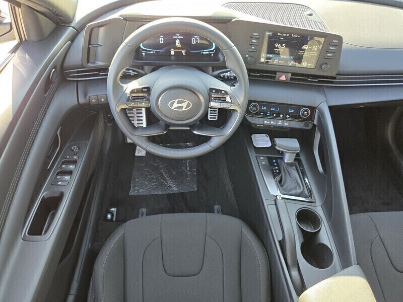New 2026 Hyundai Elantra SEL Sport FWD image 7