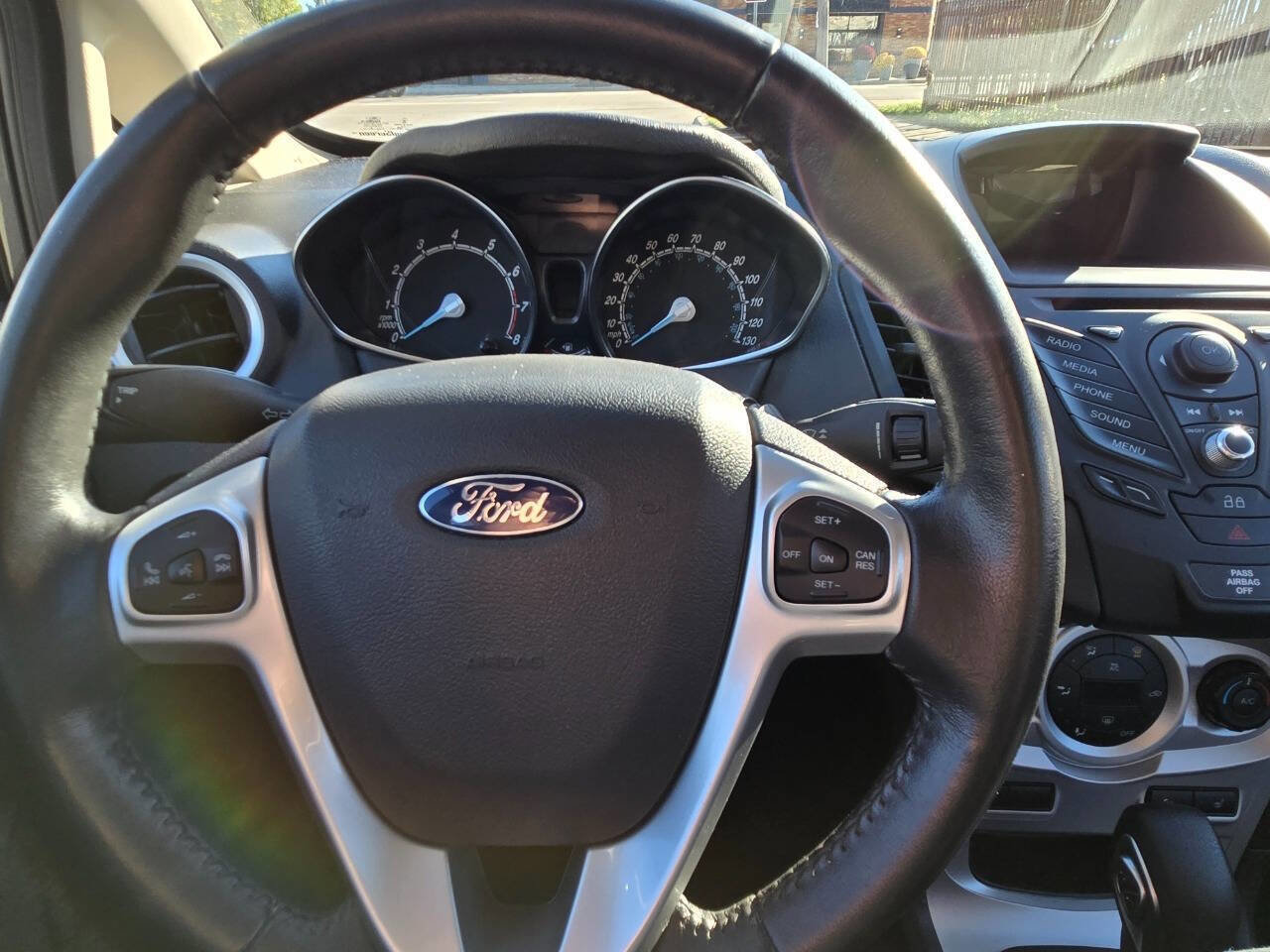 Used 2015 Ford Fiesta SE w/ Comfort Package image 16