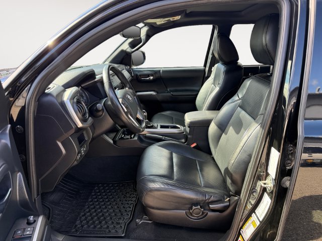 Used 2019 Toyota Tacoma Limited AWD/4WD image 11