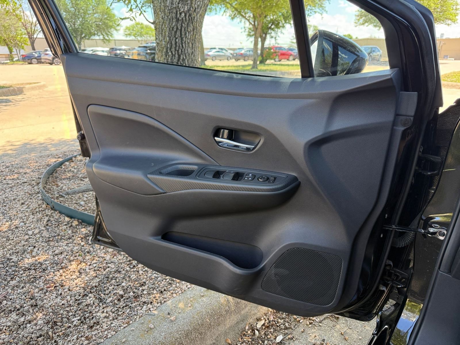 Used 2025 Nissan Versa SV image 18