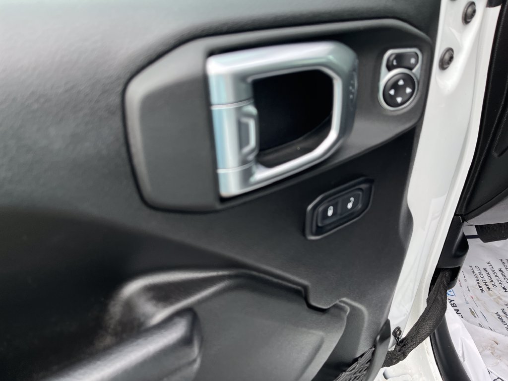 Used 2023 Jeep Gladiator Sport AWD/4WD image 11