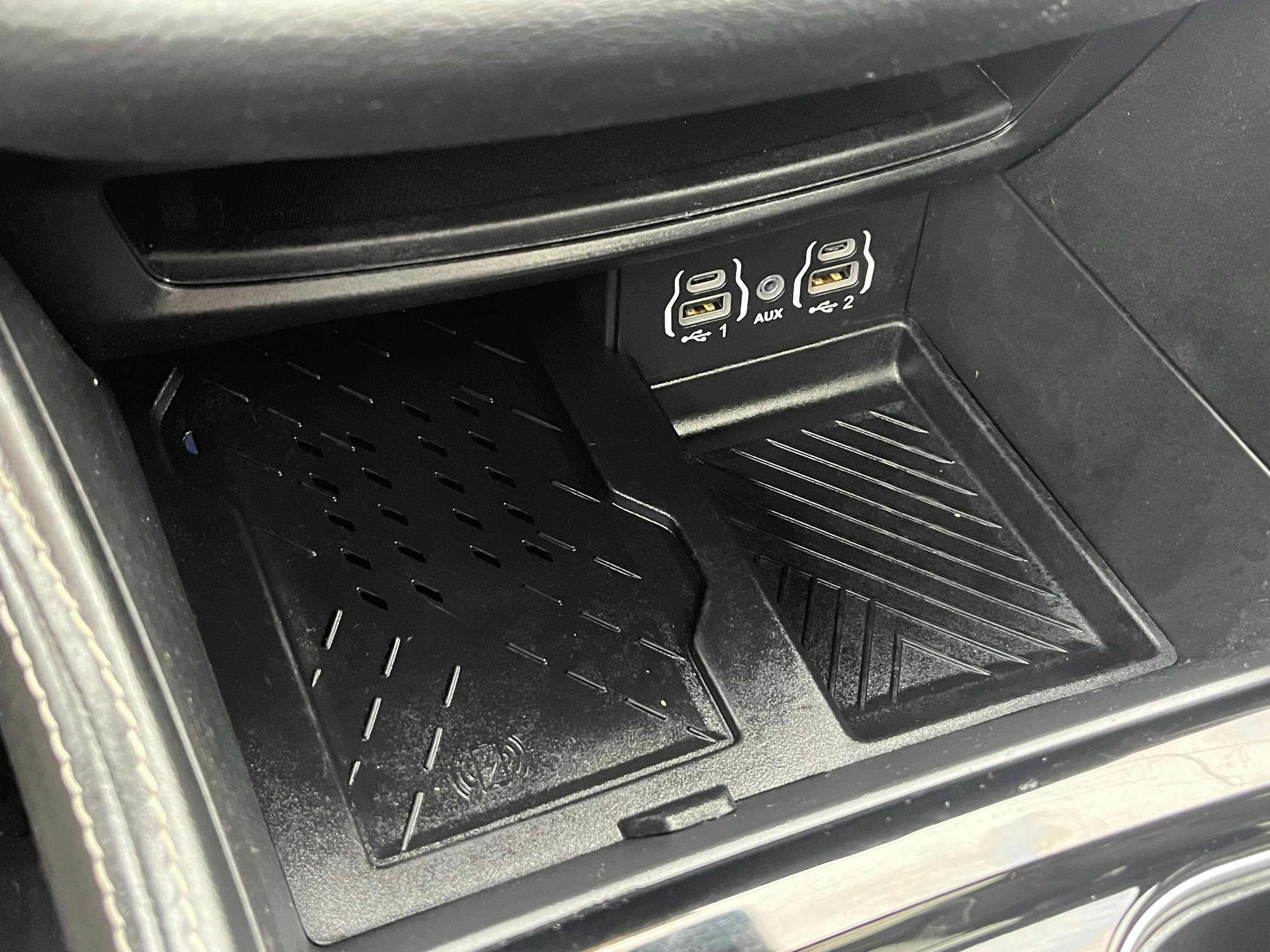 Used 2025 Chrysler Pacifica Limited image 17