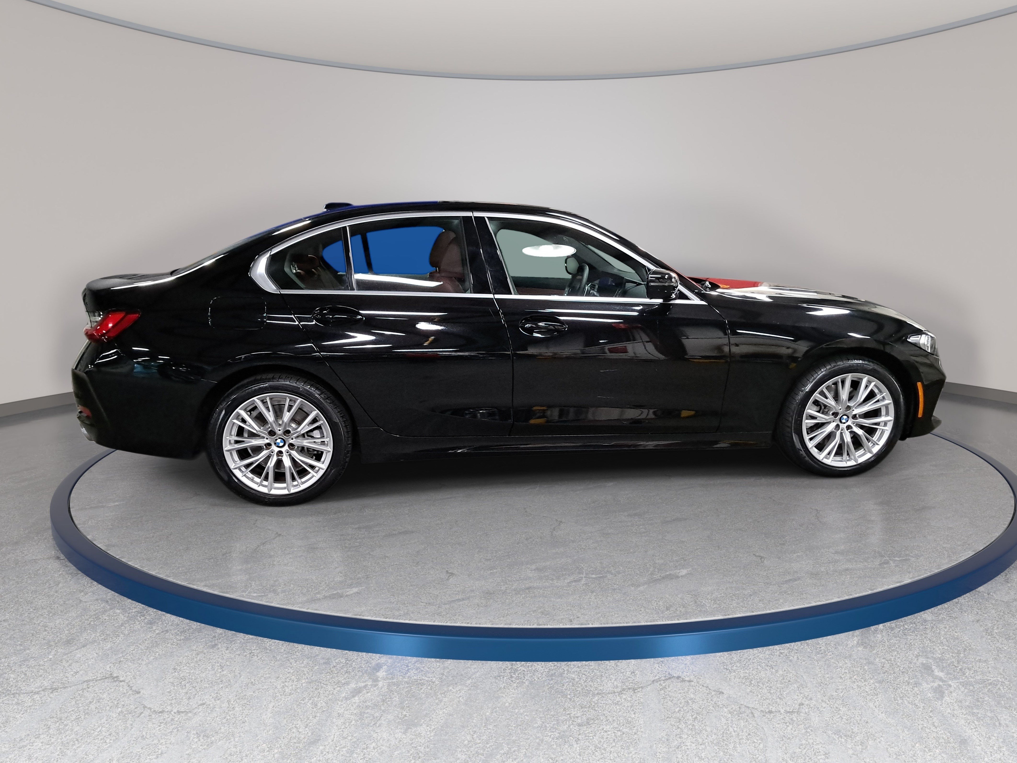 Certified 2024 BMW 330i xDrive Sedan w/ Convenience Package AWD/4WD image 5
