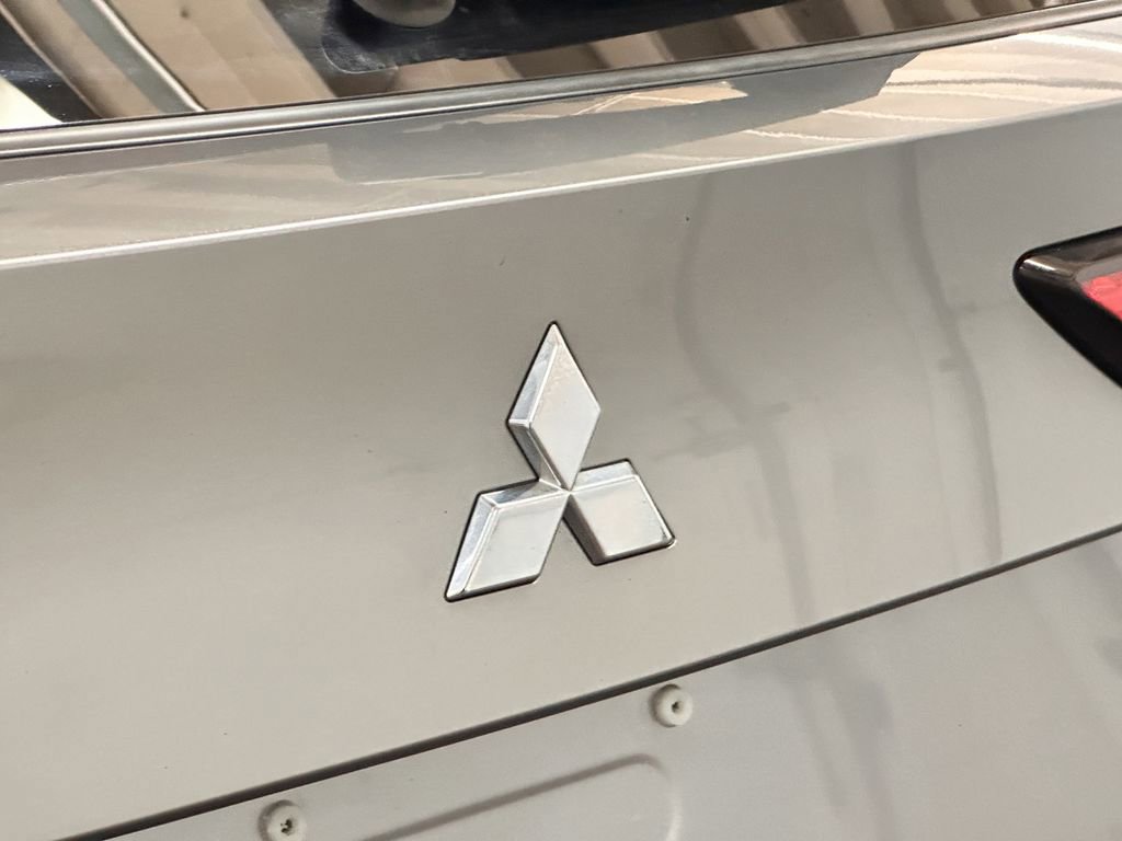 Used 2022 Mitsubishi Outlander SE AWD/4WD image 17