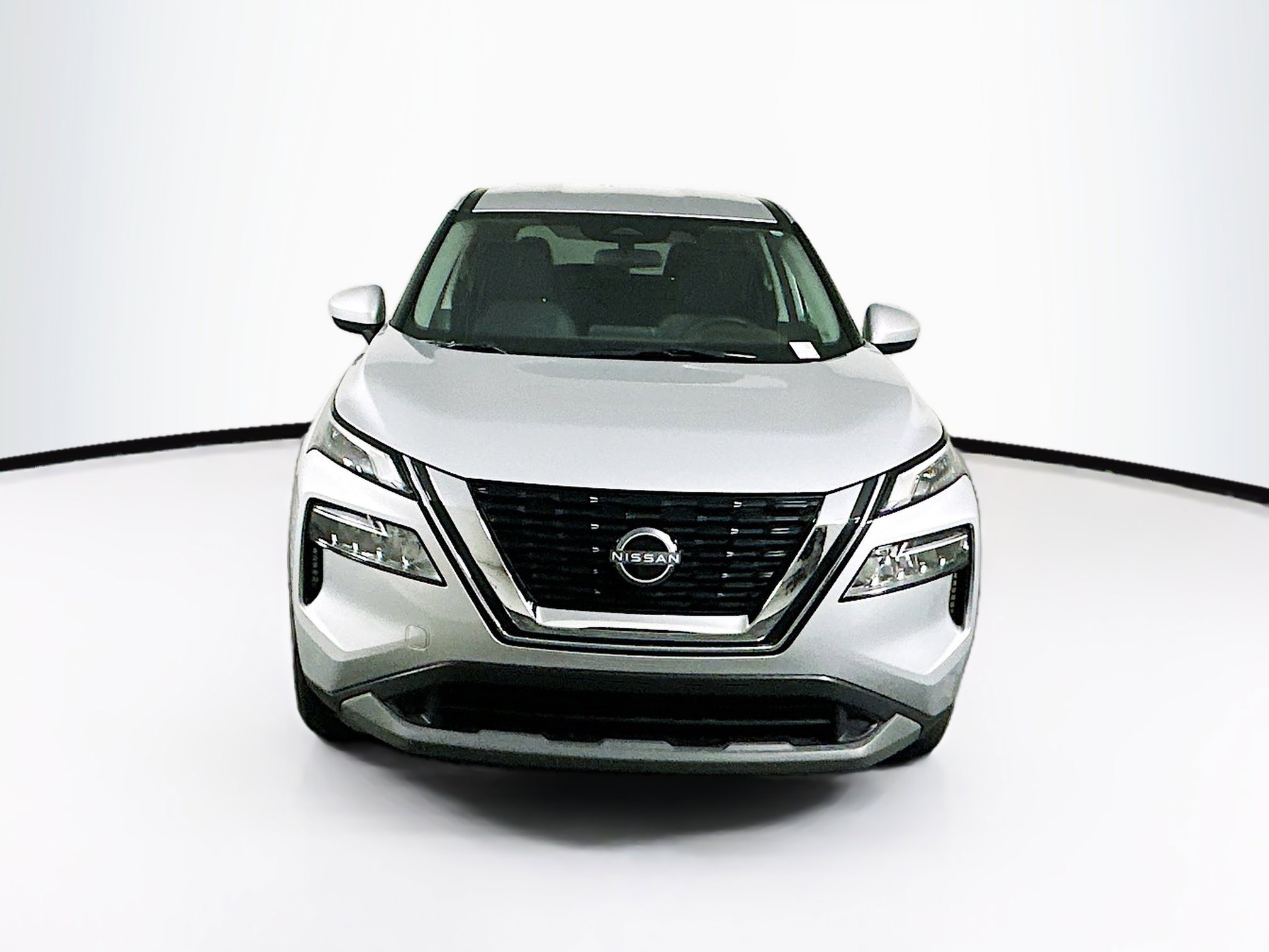 Used 2023 Nissan Rogue SV image 2