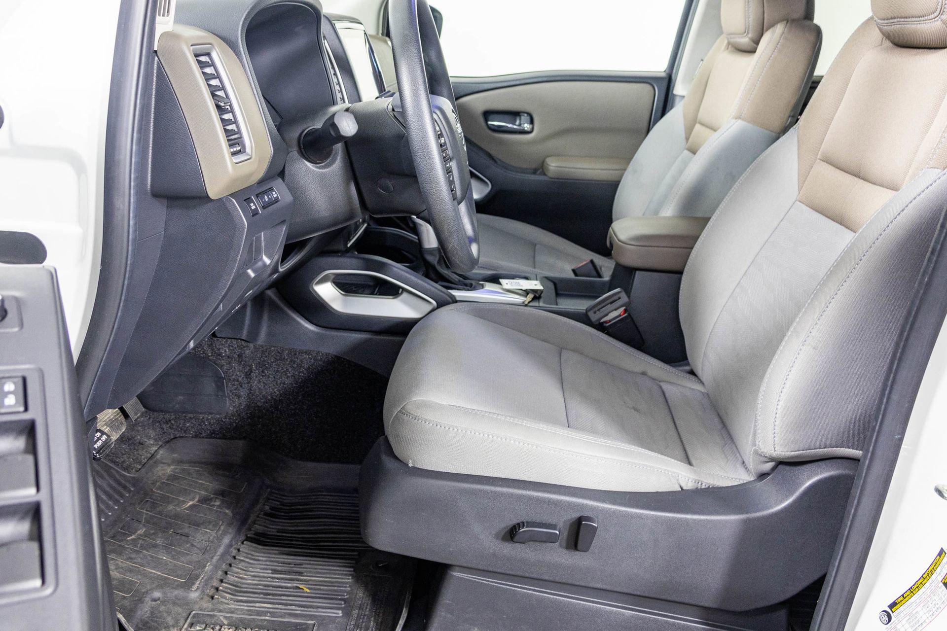 Used 2022 Nissan Frontier SV image 20