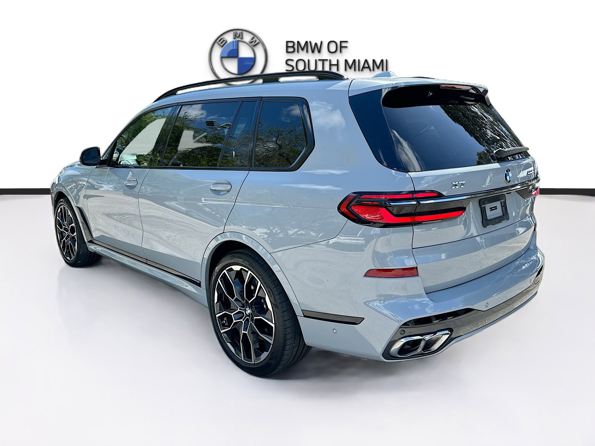 Certified 2024 BMW X7 M60i w/ Executive Package image 5