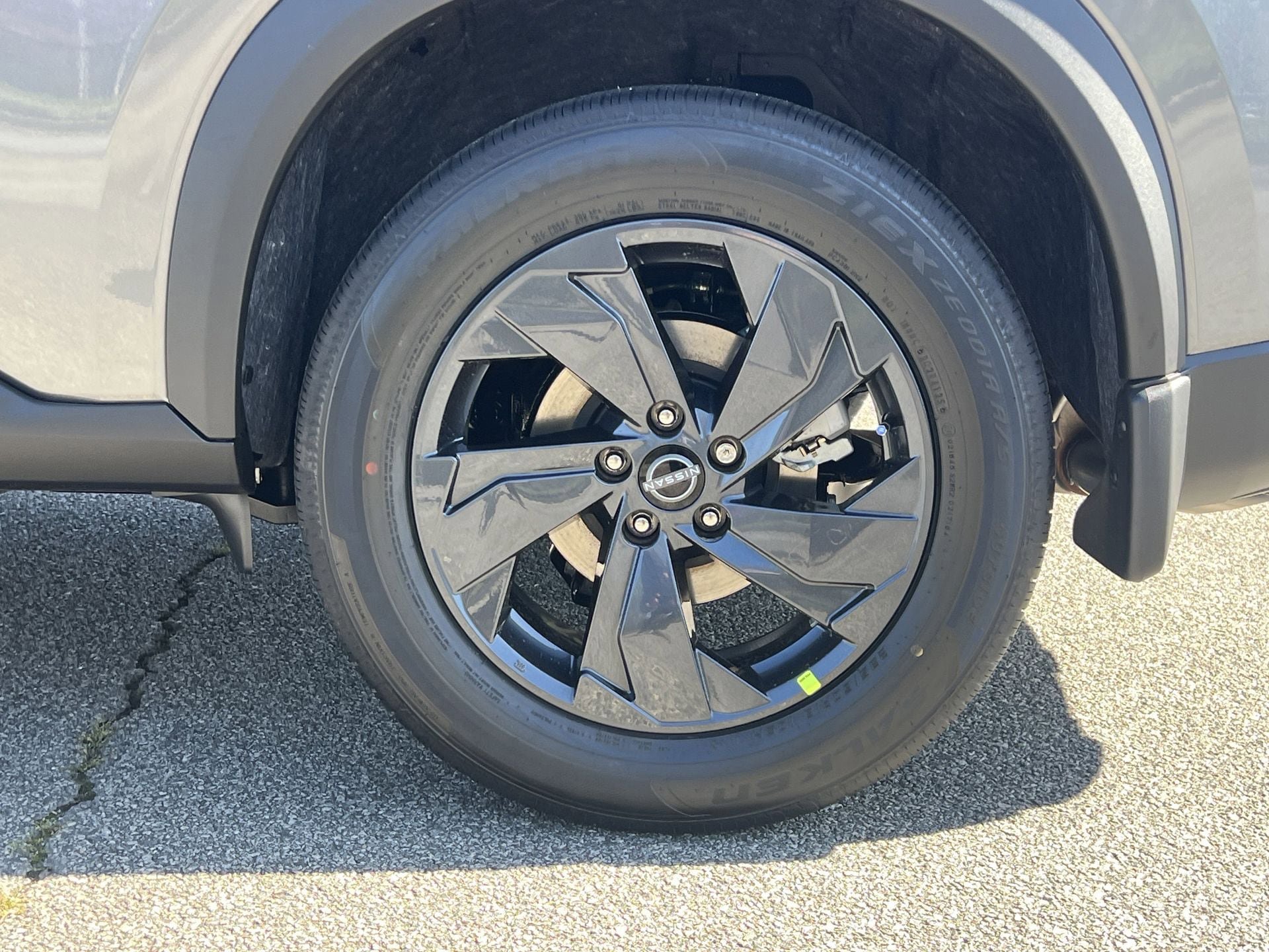 New 2026 Nissan Rogue SV FWD image 27