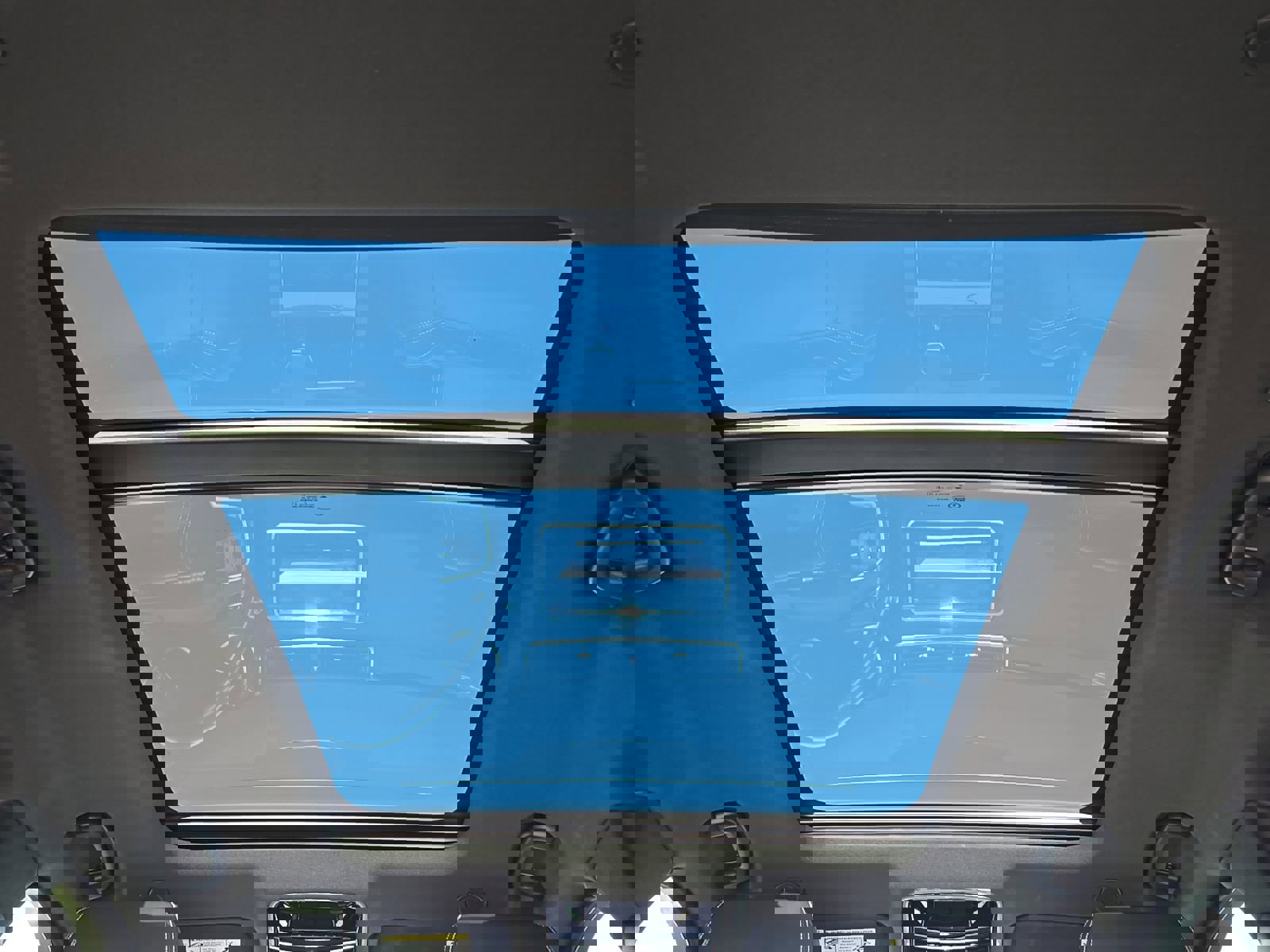 Used 2023 Land Rover Range Rover Velar R-Dynamic S image 22