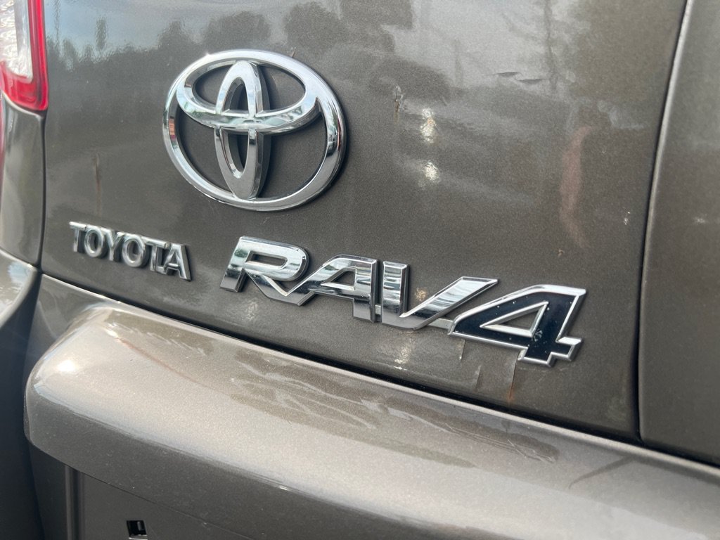 Used 2010 Toyota RAV4 Limited AWD/4WD image 38