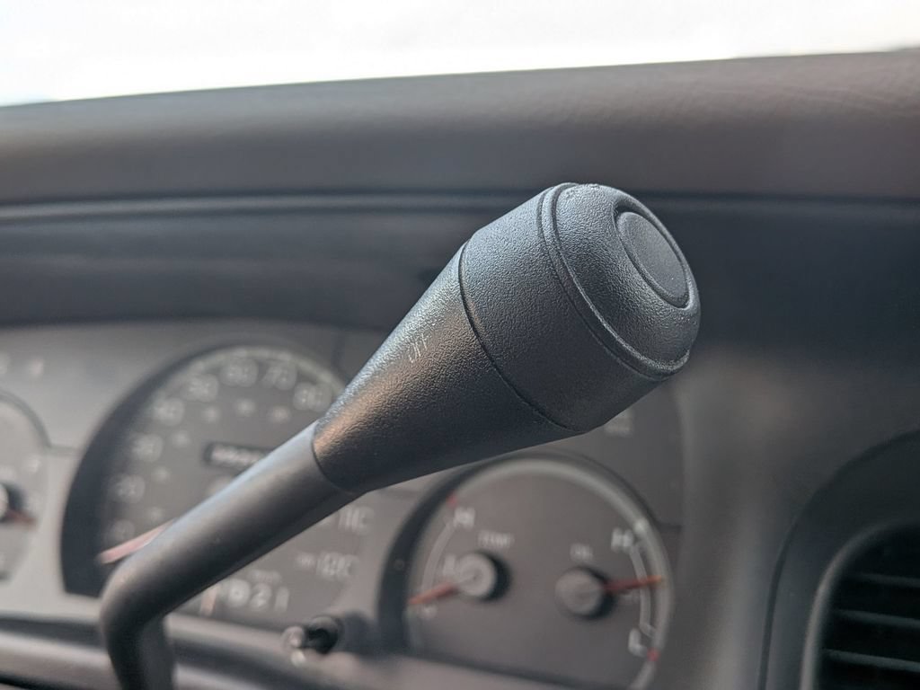 Used 1999 Ford Crown Victoria RWD image 33