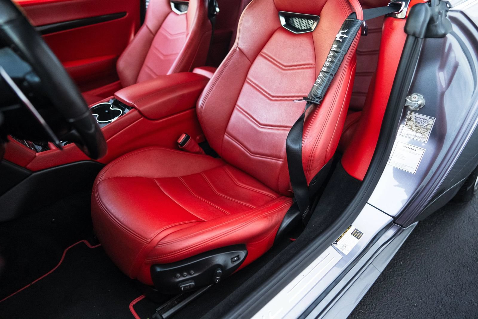 Used 2015 Maserati GranTurismo MC RWD image 25