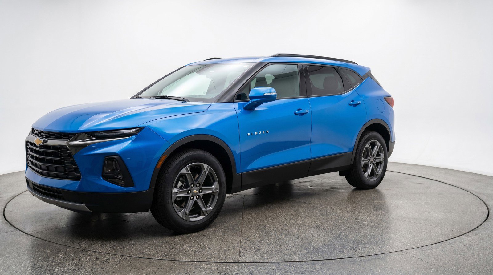Used 2025 Chevrolet Blazer LT FWD image 3