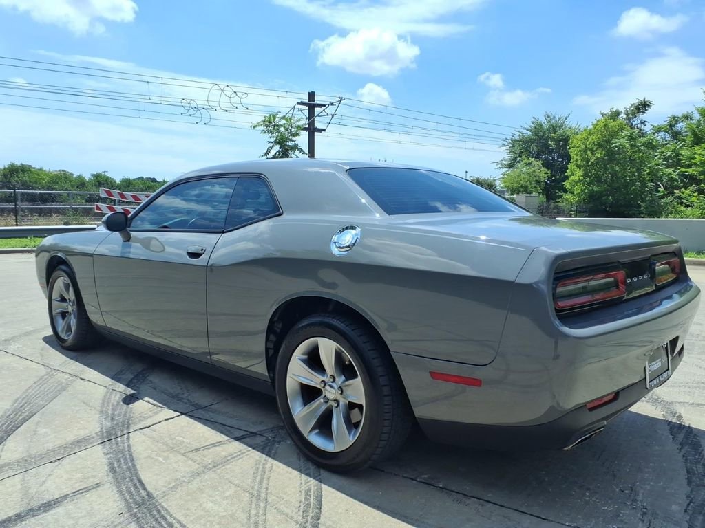 Used 2017 Dodge Challenger SXT RWD image 5