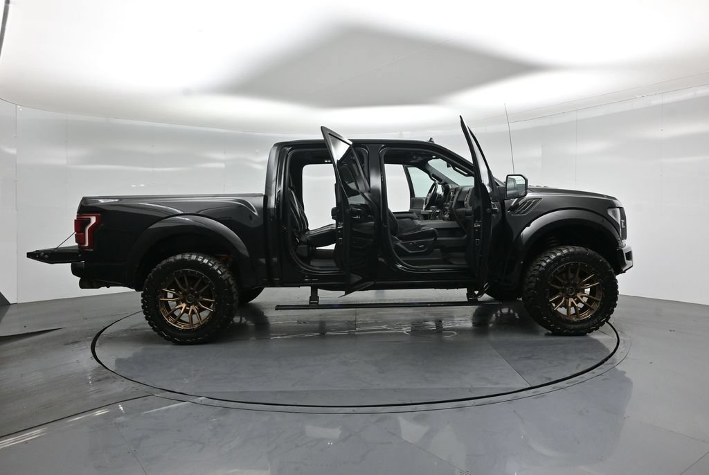 Used 2019 Ford F150 Raptor w/ Equipment Group 802A Luxury AWD/4WD image 4