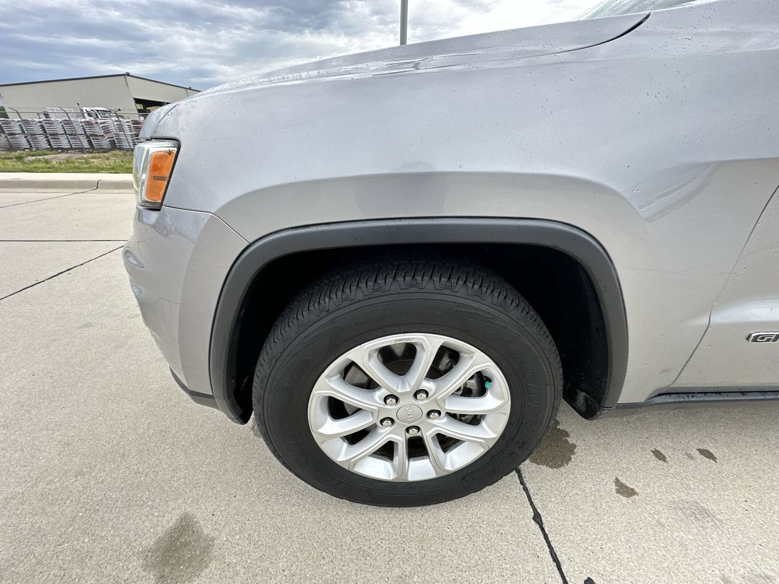 Used 2021 Jeep Grand Cherokee Laredo RWD image 31