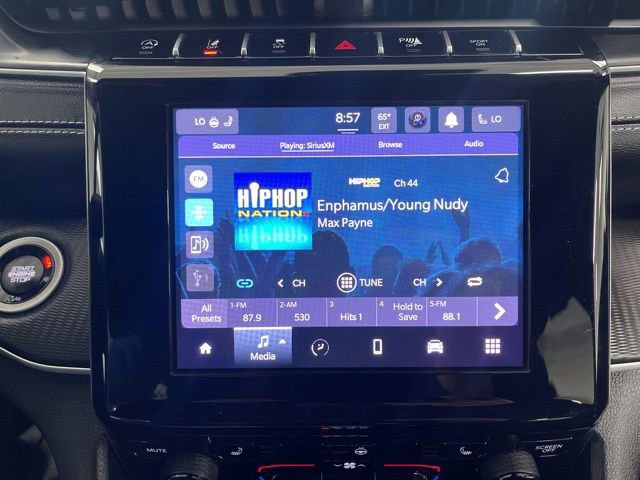 Used 2025 Jeep Grand Cherokee Altitude AWD/4WD image 42