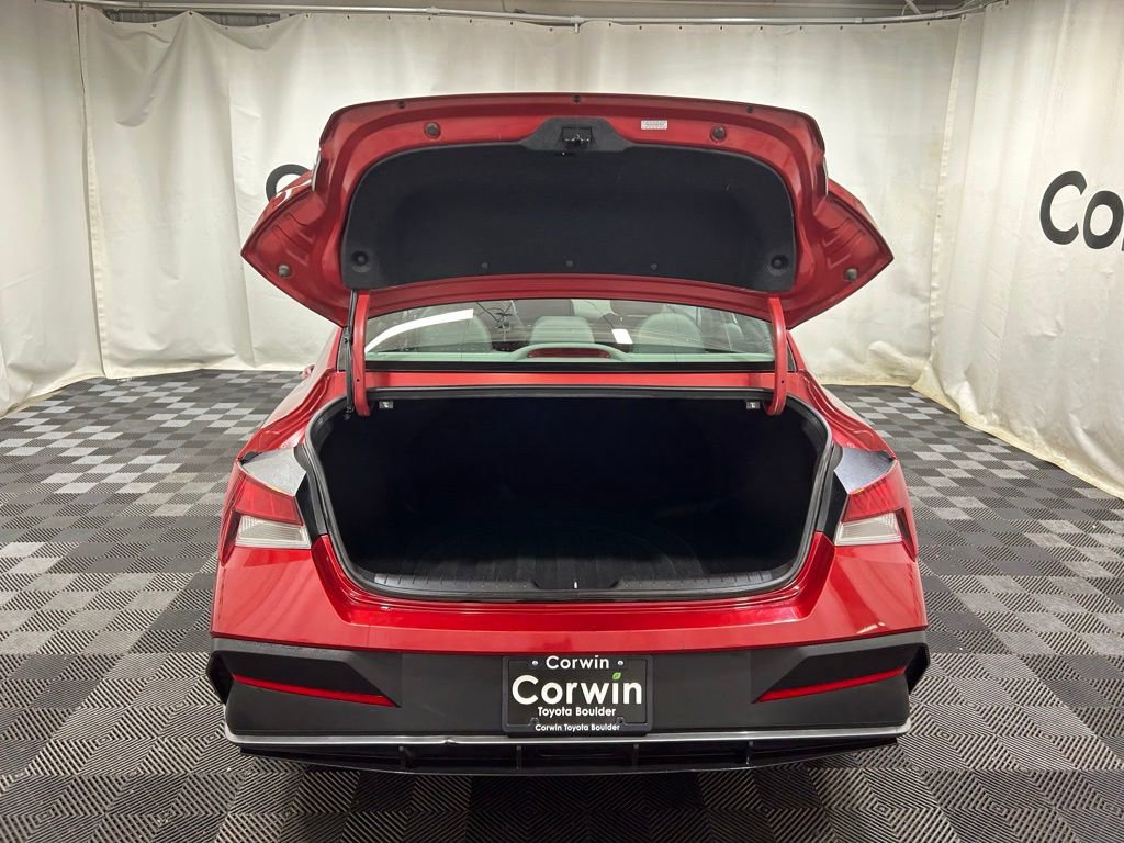 Used 2024 Hyundai Elantra SEL image 14