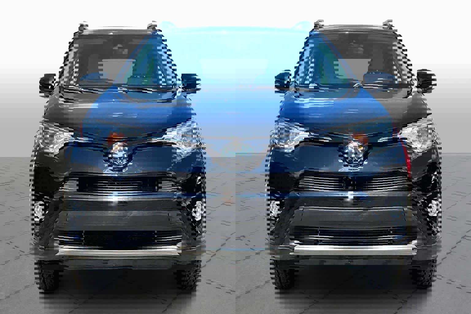 Used 2017 Toyota RAV4 XLE w/ All Weather Liner Package image 4