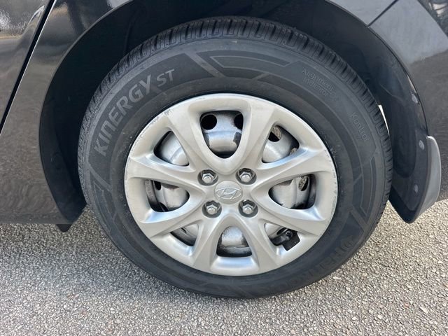 Used 2015 Hyundai Accent GS image 9