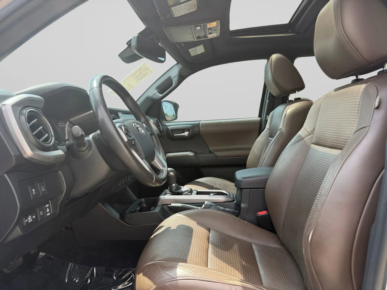 Used 2020 Toyota Tacoma Limited AWD/4WD image 17