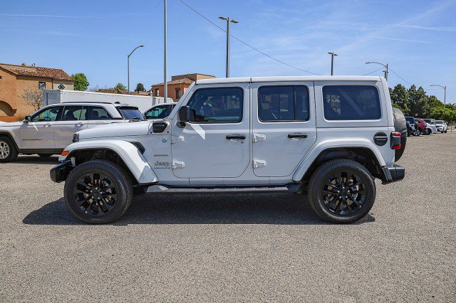 Used 2023 Jeep Wrangler Sahara AWD/4WD image 7