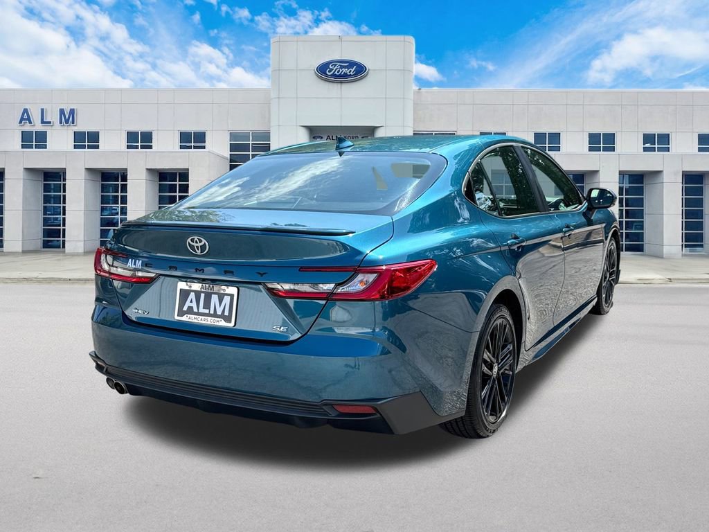 Used 2025 Toyota Camry SE image 5