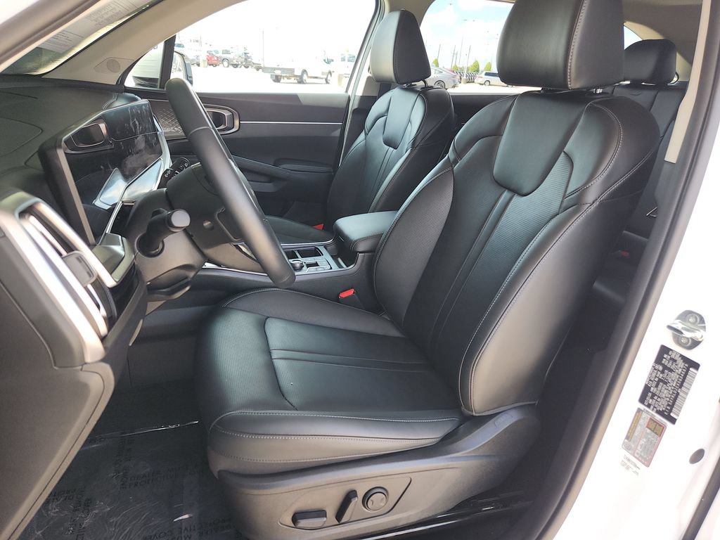 Used 2025 Kia Sorento S w/ Panoramic Sunroof Package AWD/4WD image 13