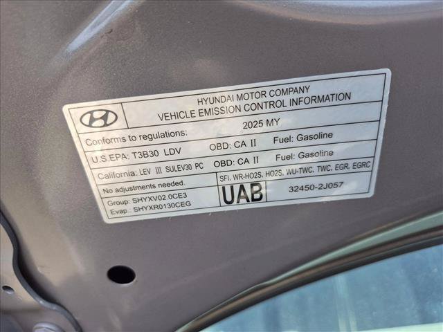 Used 2025 Hyundai Elantra SEL FWD image 23