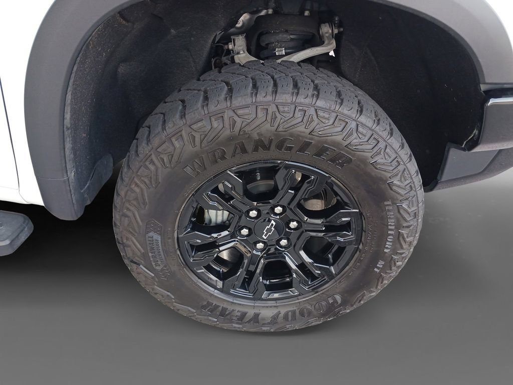 Used 2025 Chevrolet Silverado 1500 ZR2 w/ Technology Package AWD/4WD image 16