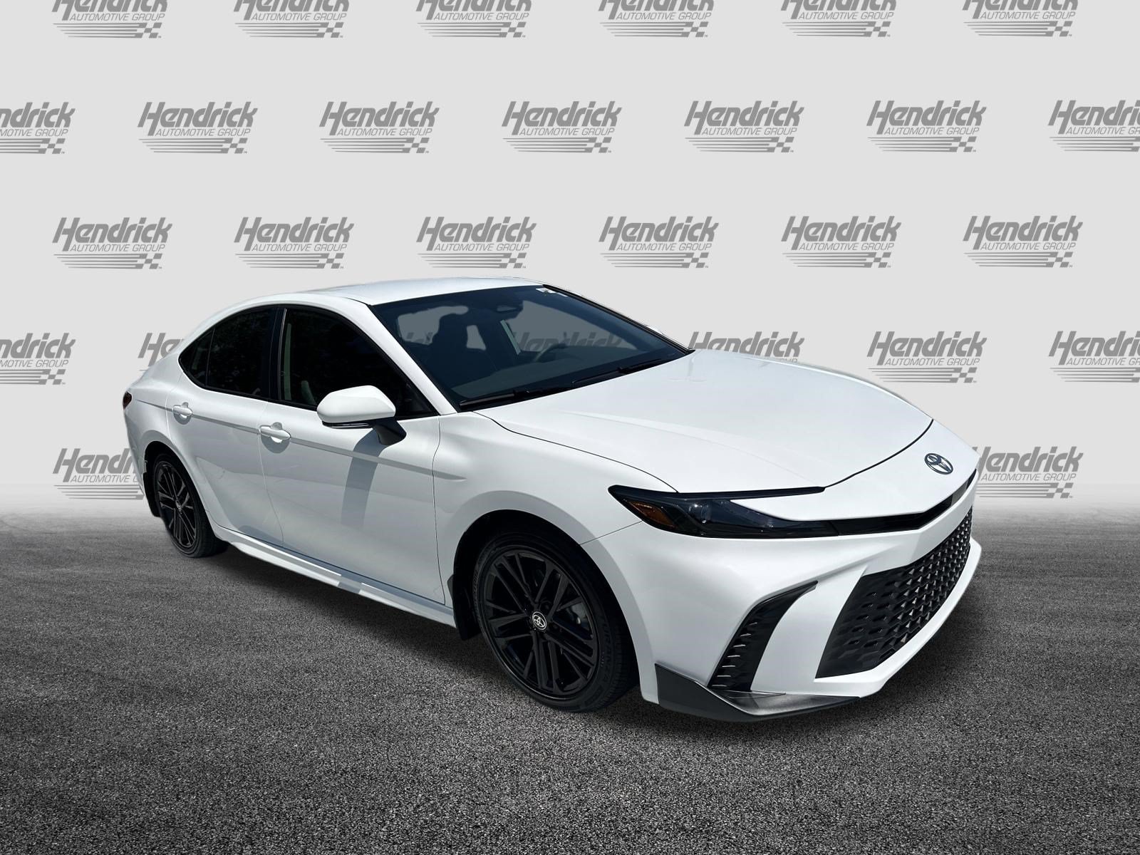 Used 2025 Toyota Camry SE FWD image 2