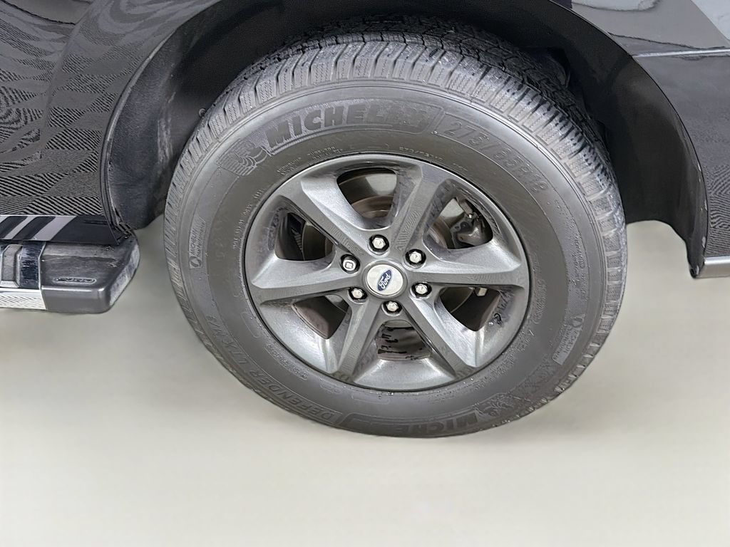 Used 2019 Ford Expedition XLT w/ Equipment Group 202A AWD/4WD image 34