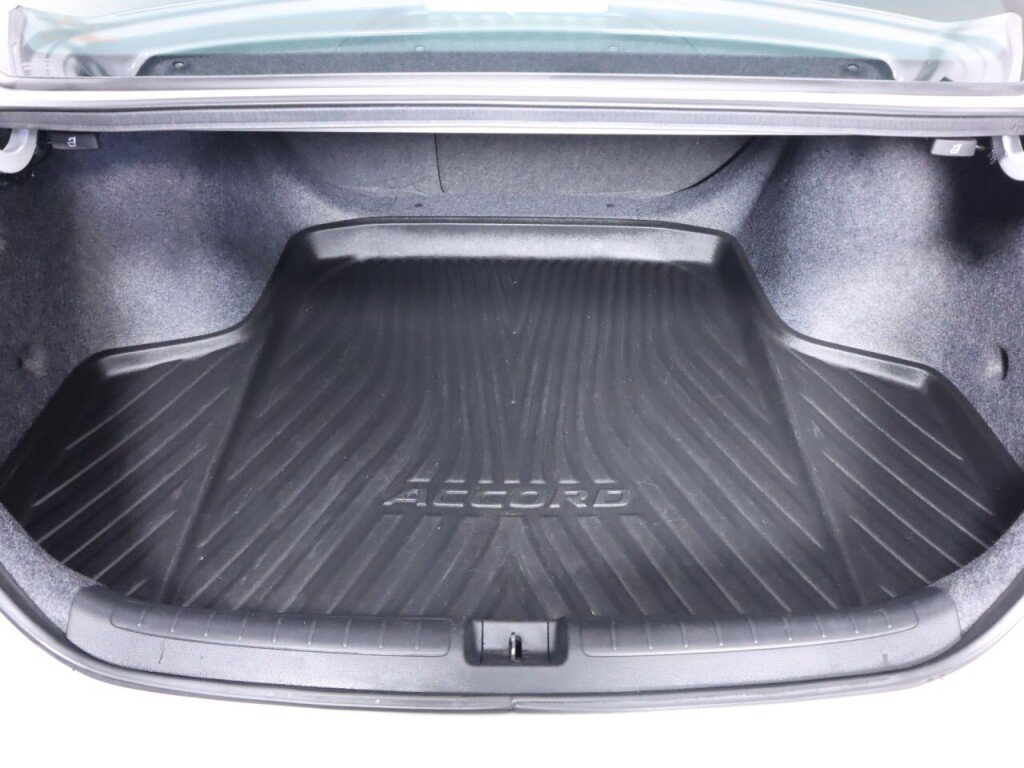 Used 2021 Honda Accord Touring image 39