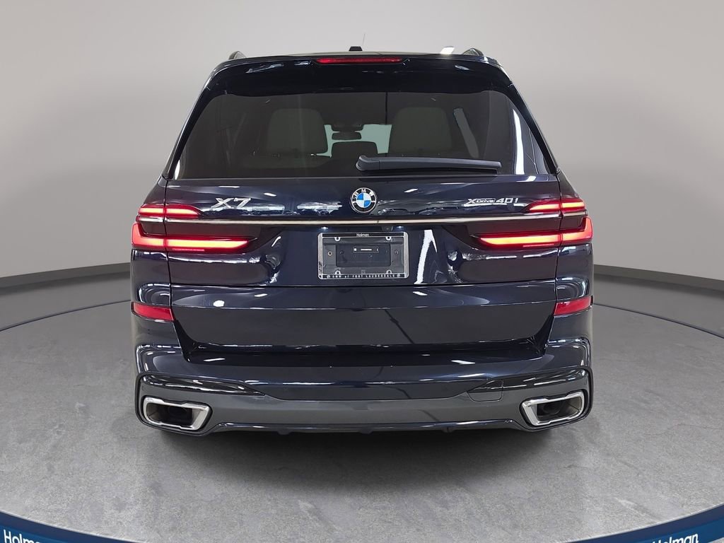 Used 2024 BMW X7 xDrive40i w/ M Sport Package AWD/4WD image 8
