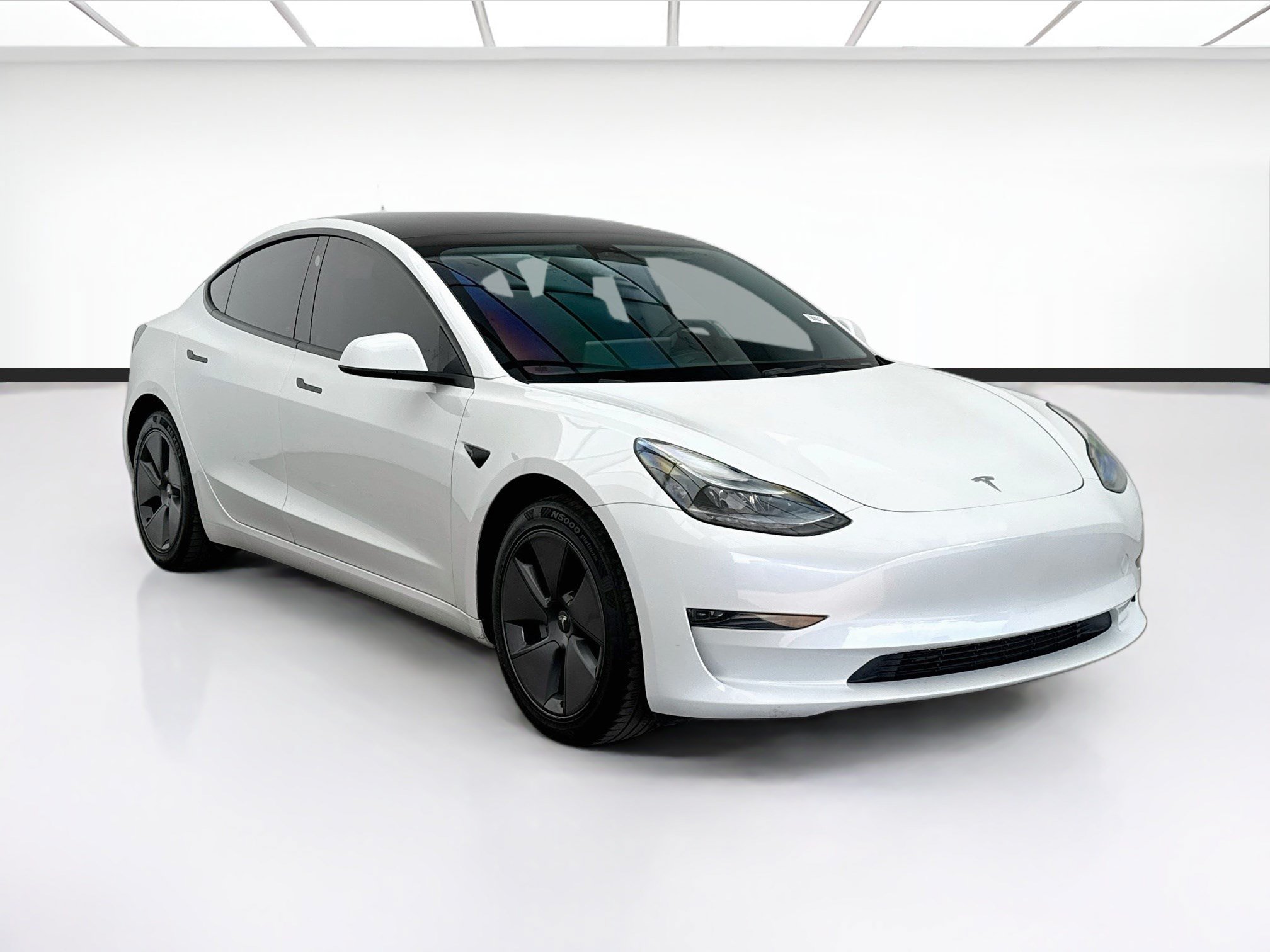 Used 2023 Tesla Model 3 Standard Range RWD image 3