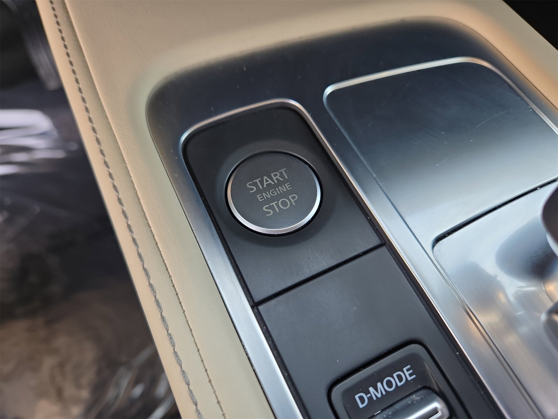 Used 2024 INFINITI QX60 Luxe w/ Vision Package image 21