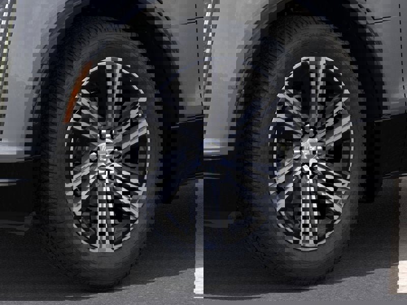 New 2025 Cadillac Lyriq Luxury image 9