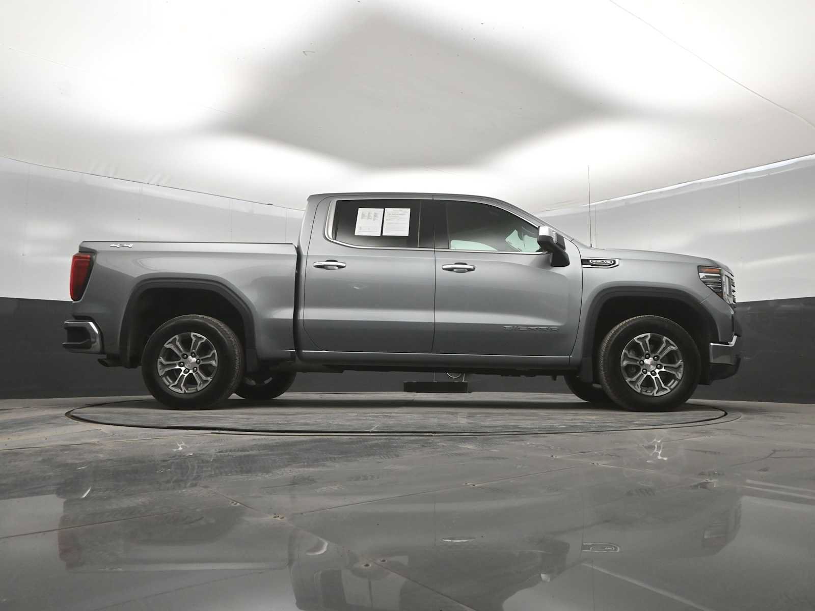 Used 2026 GMC Sierra 1500 SLT AWD/4WD image 46