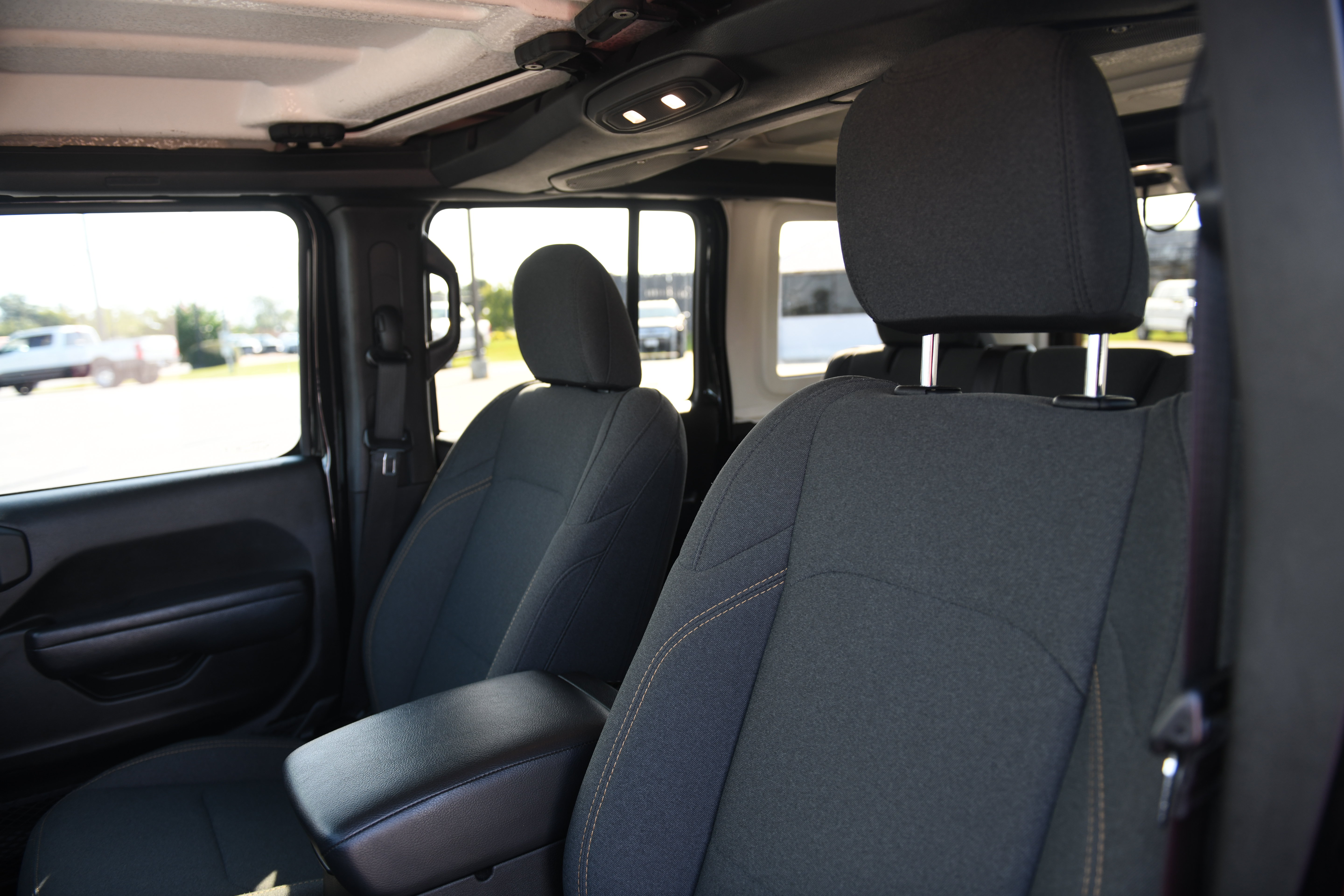 Used 2025 Jeep Wrangler Unlimited Sport AWD/4WD image 17