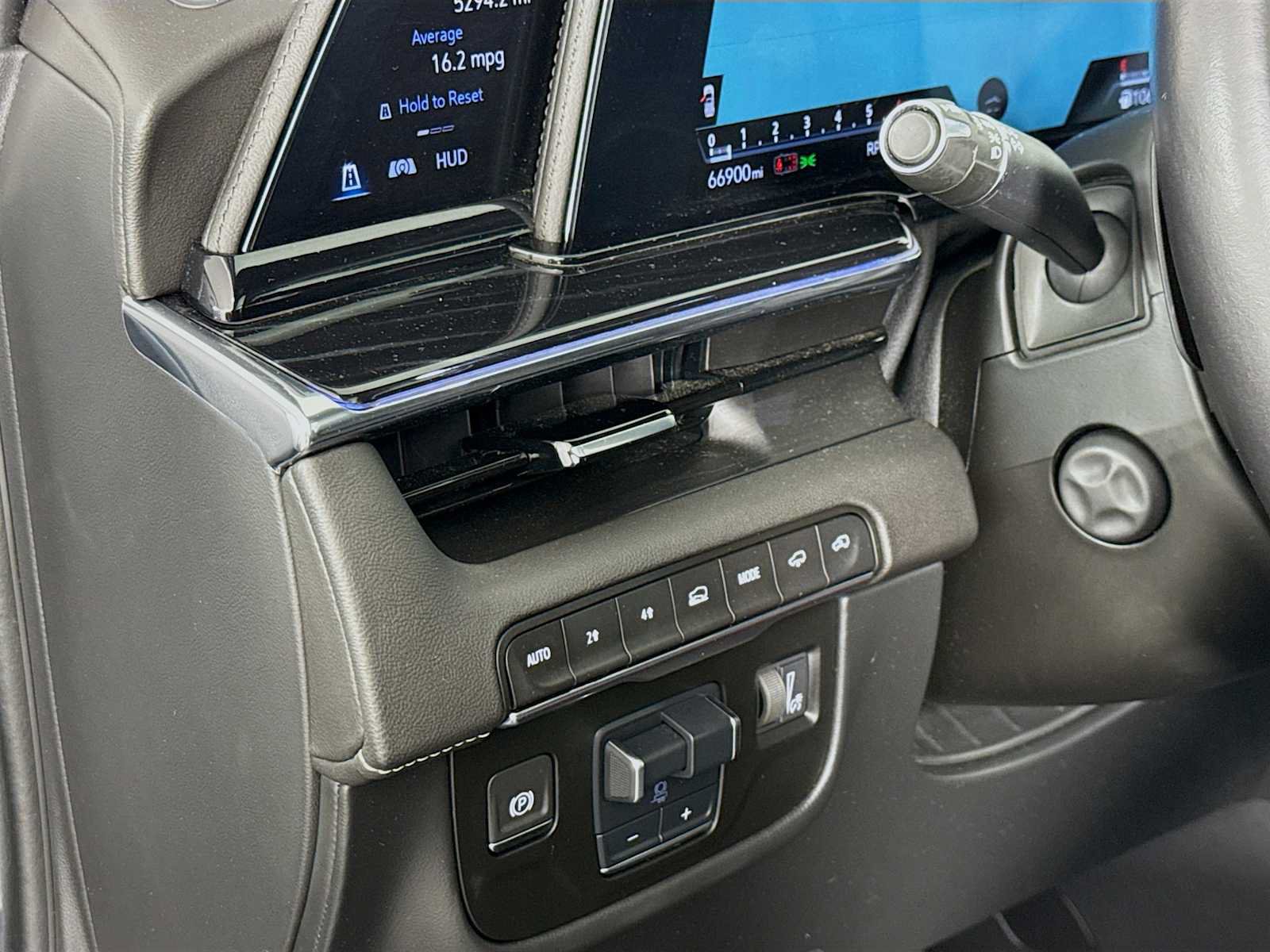 Used 2023 Cadillac Escalade Sport w/ LPO, ONYX Package AWD/4WD image 10