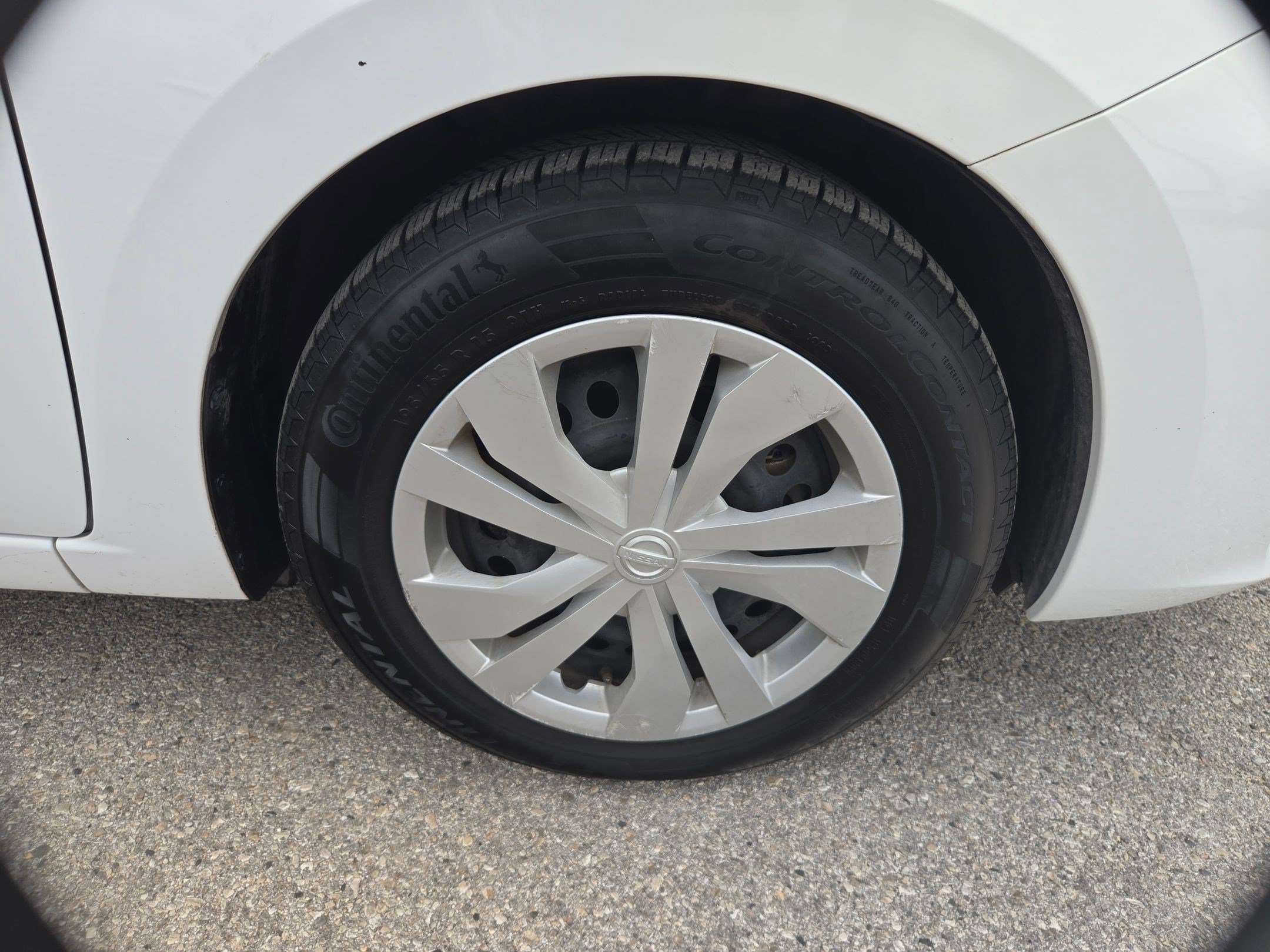 Used 2023 Nissan Versa S FWD image 27