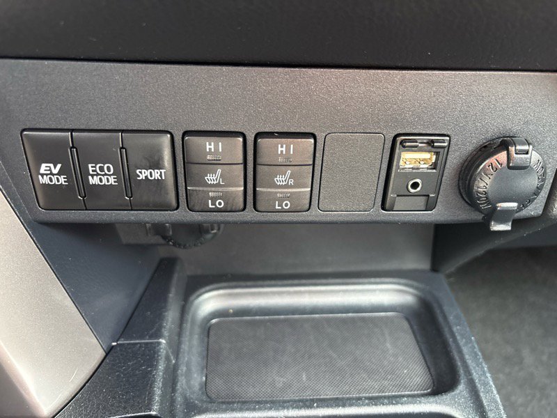 Used 2017 Toyota RAV4 Limited image 24