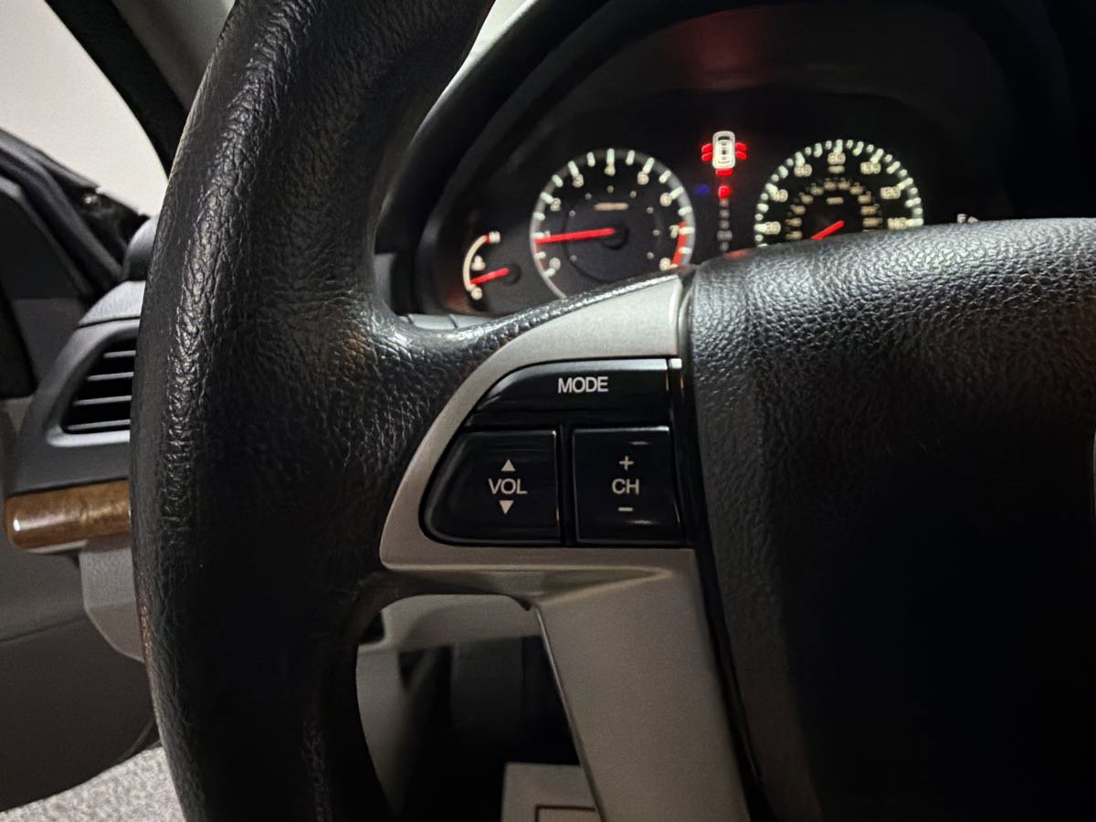 Used 2011 Honda Accord EX image 16