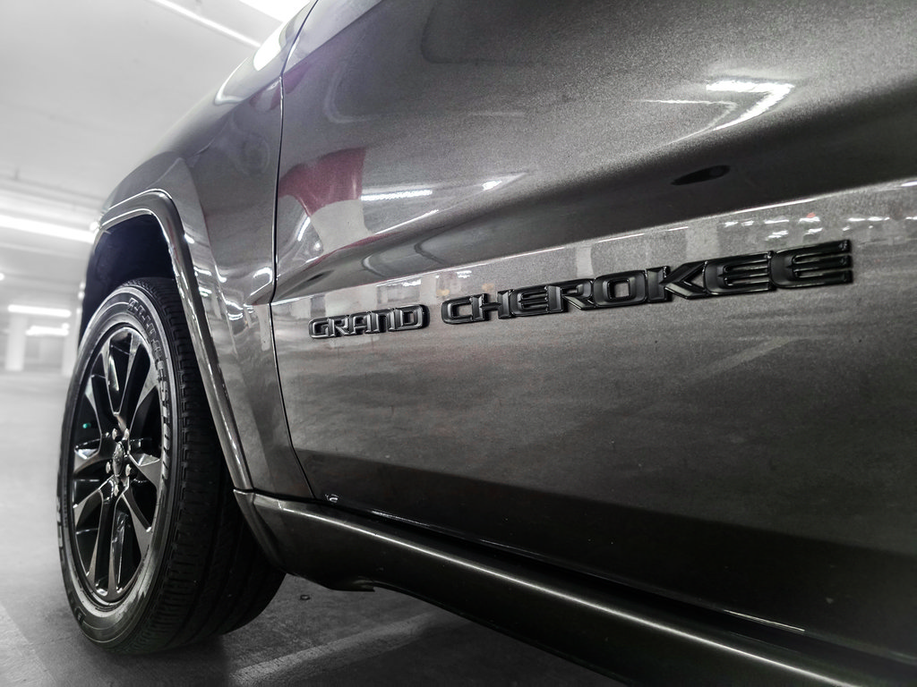 Used 2020 Jeep Grand Cherokee Altitude AWD/4WD image 16