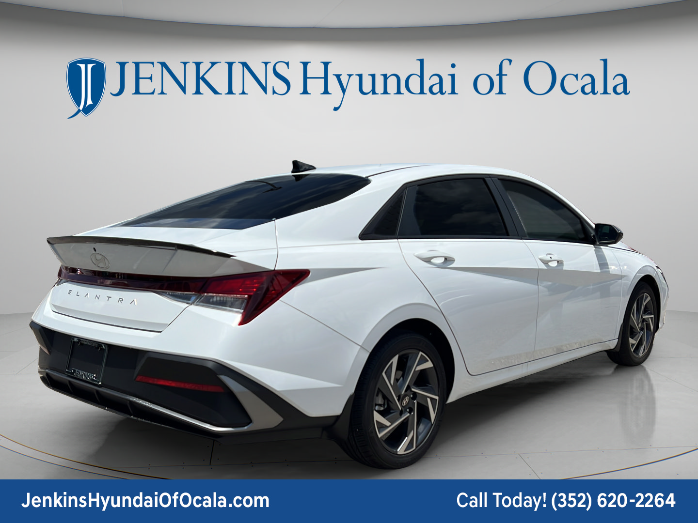 Certified 2025 Hyundai Elantra Sport w/ Cargo Package FWD image 3