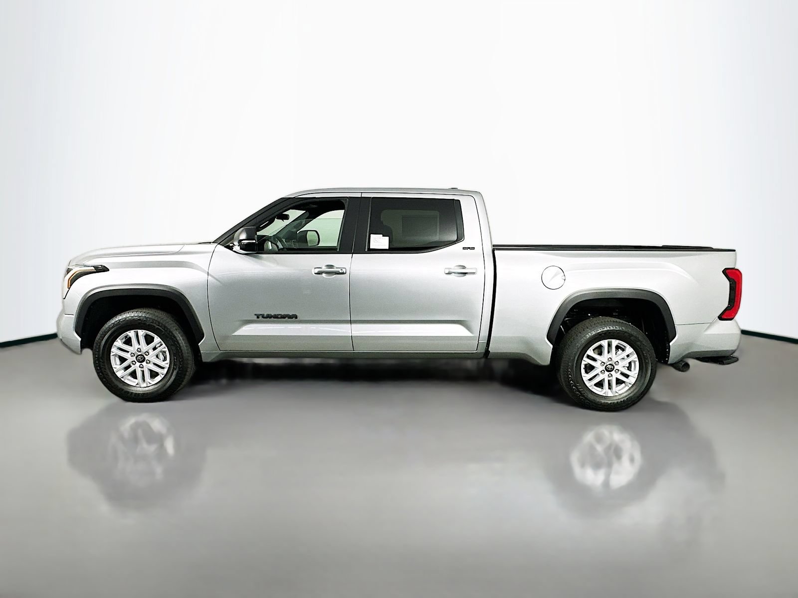 New 2026 Toyota Tundra SR5 w/ SR5 Premium Package AWD/4WD image 4