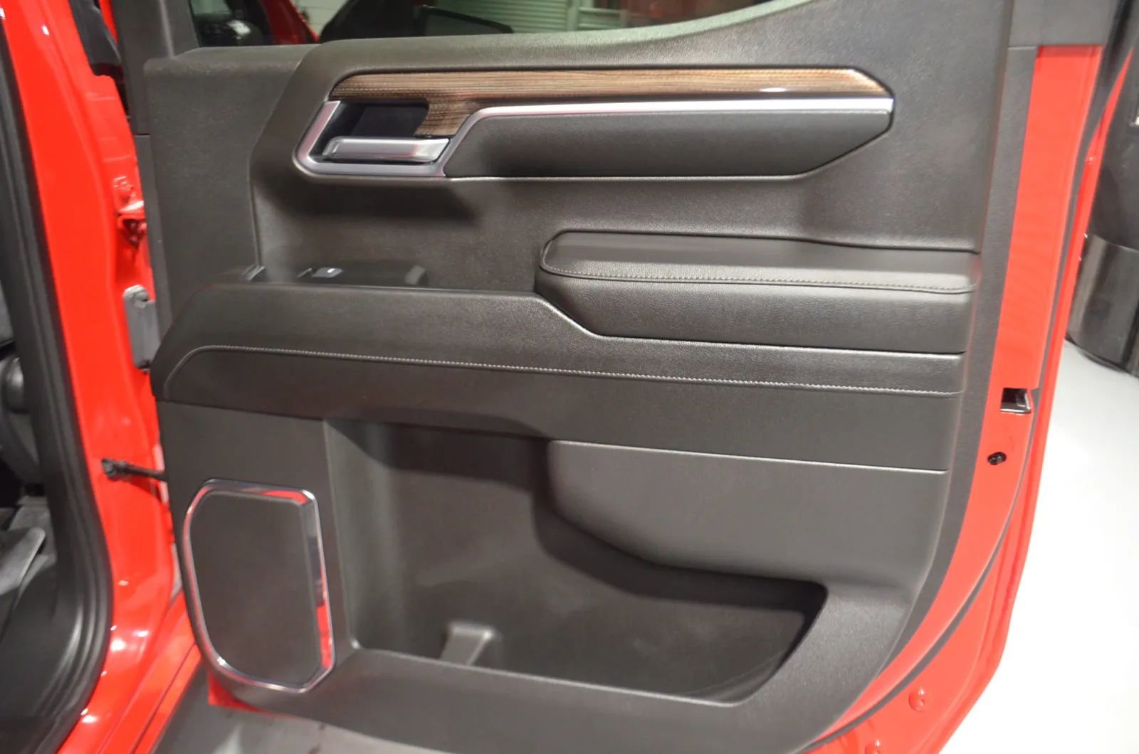 Used 2025 Chevrolet Silverado 1500 LT image 19