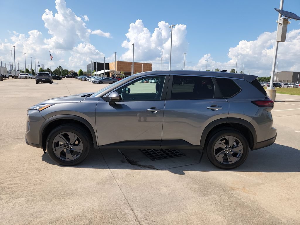 Used 2026 Nissan Rogue SV FWD image 8
